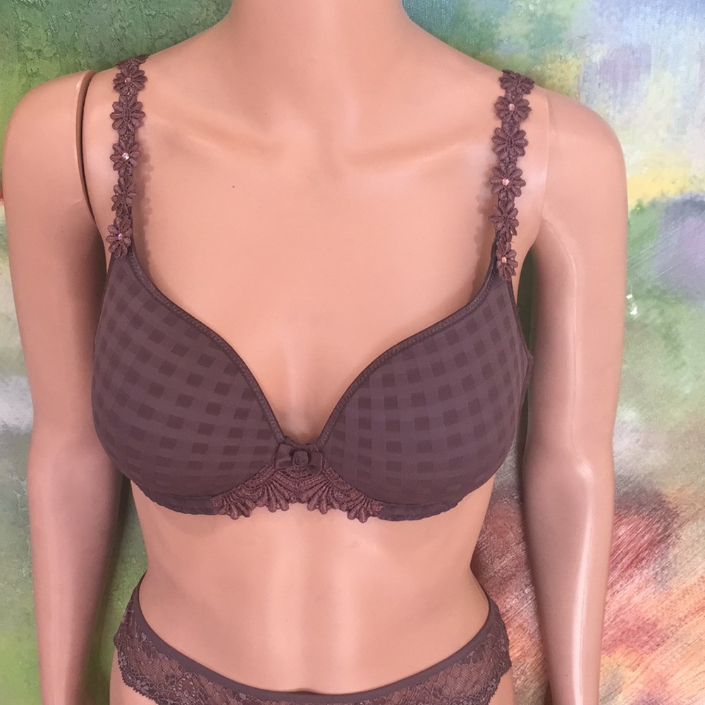 MARIE JO AVERO BRA
